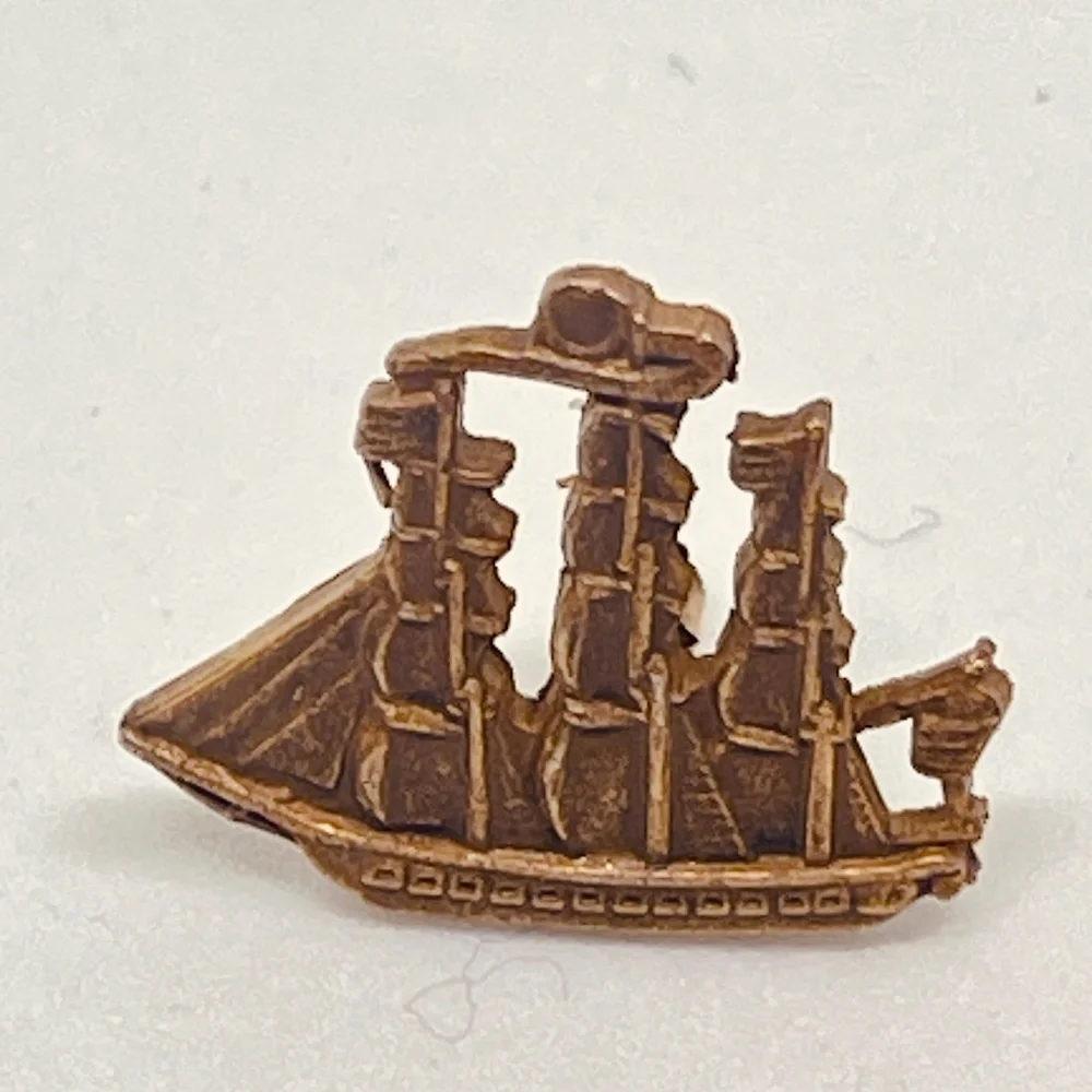 Vintage Bronze Tone Tall Ship With Sails Lapel Pin Pinback Nautical Sailing Boat